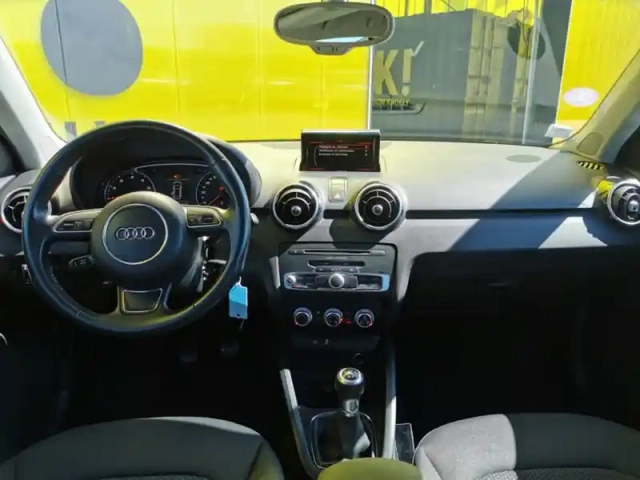 Audi A1 basis 1.0 tfsi 95 ch bvm5 — photo 9