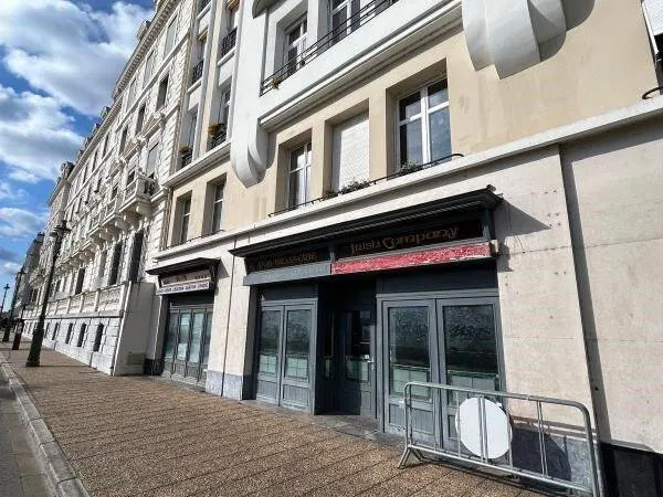 Local d'activité 140 m²