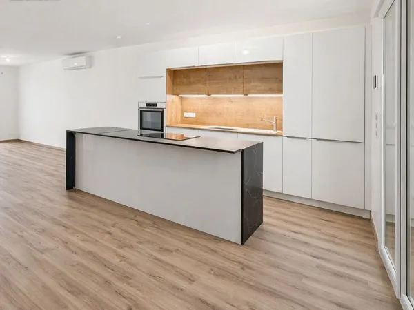 Maison mitoyenne rénovée - 130 m² - Loisin