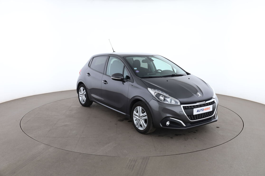 Peugeot 208 1.2 PureTech Signature — photo 7