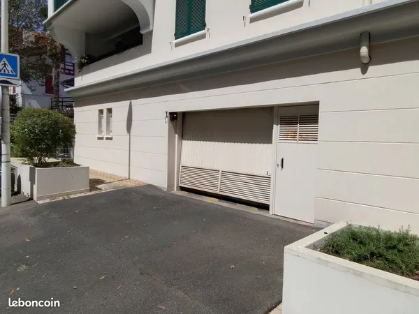Garage spacieux 1 place