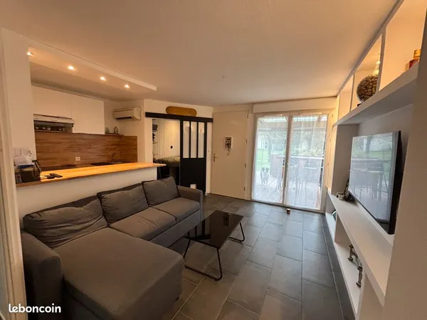 T1 BIS MEUBLÉ - 30 m² - ESPACE NUIT SÉPARÉ - TERRASSE - PARKING - BISCARROSSE