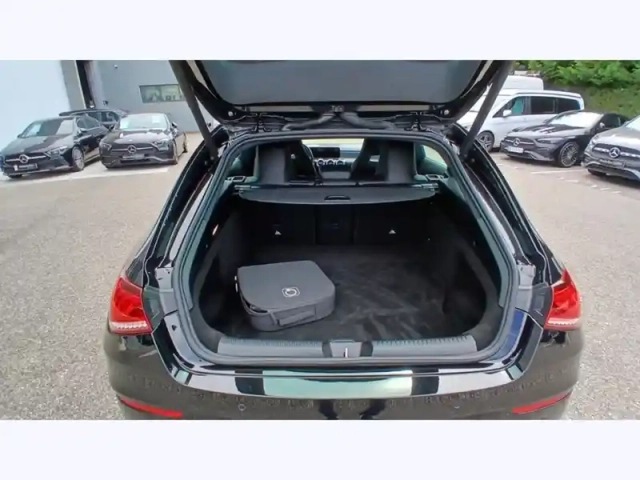 Mercedes Cla 250 e shooting brake amg l — photo 10