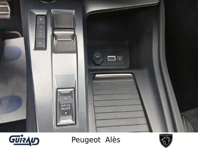 Peugeot 308 phev 225 e-eat8 — photo 17