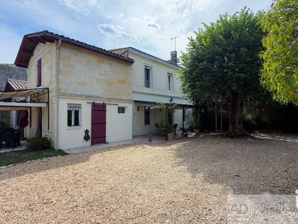 Maison 6 pièces 250 m²