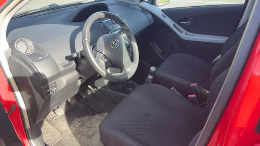 Toyota Yaris 1.0 VVT-i 69 - Confort Pack – 2011 – 83603 km – Essence – Boîte Manuelle — photo 13