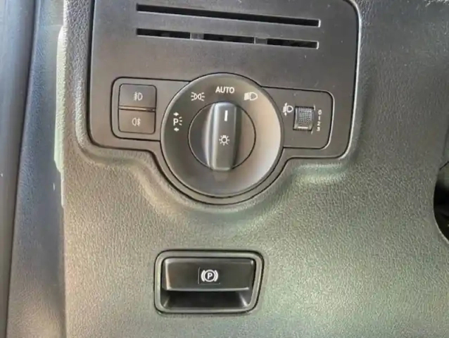 Mercedes Vito fourgon 114 cdi long bvm6 rwd — photo 13