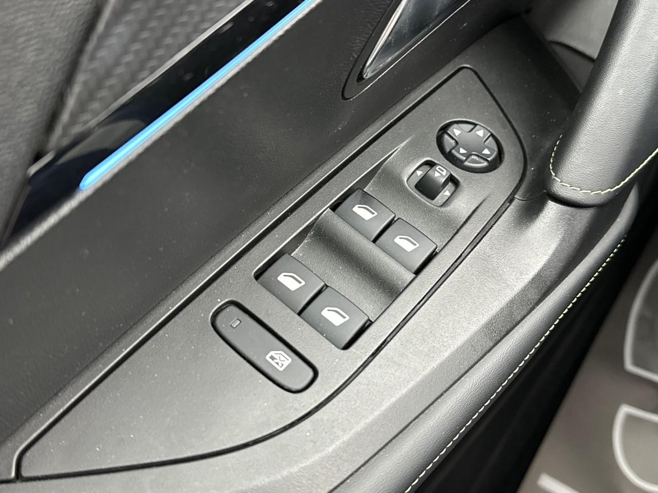 Peugeot 2008 puretech 130 s&s bvm6 gt — photo 15