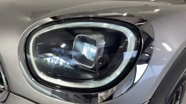 Mini Mini countryman 125 - 95 ch all4 bva6 — photo 13