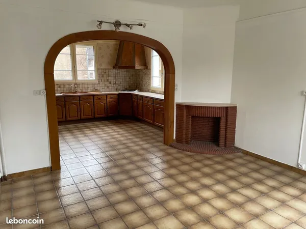 Logement 4 pièces - 80 m2 - CHARNY 89120