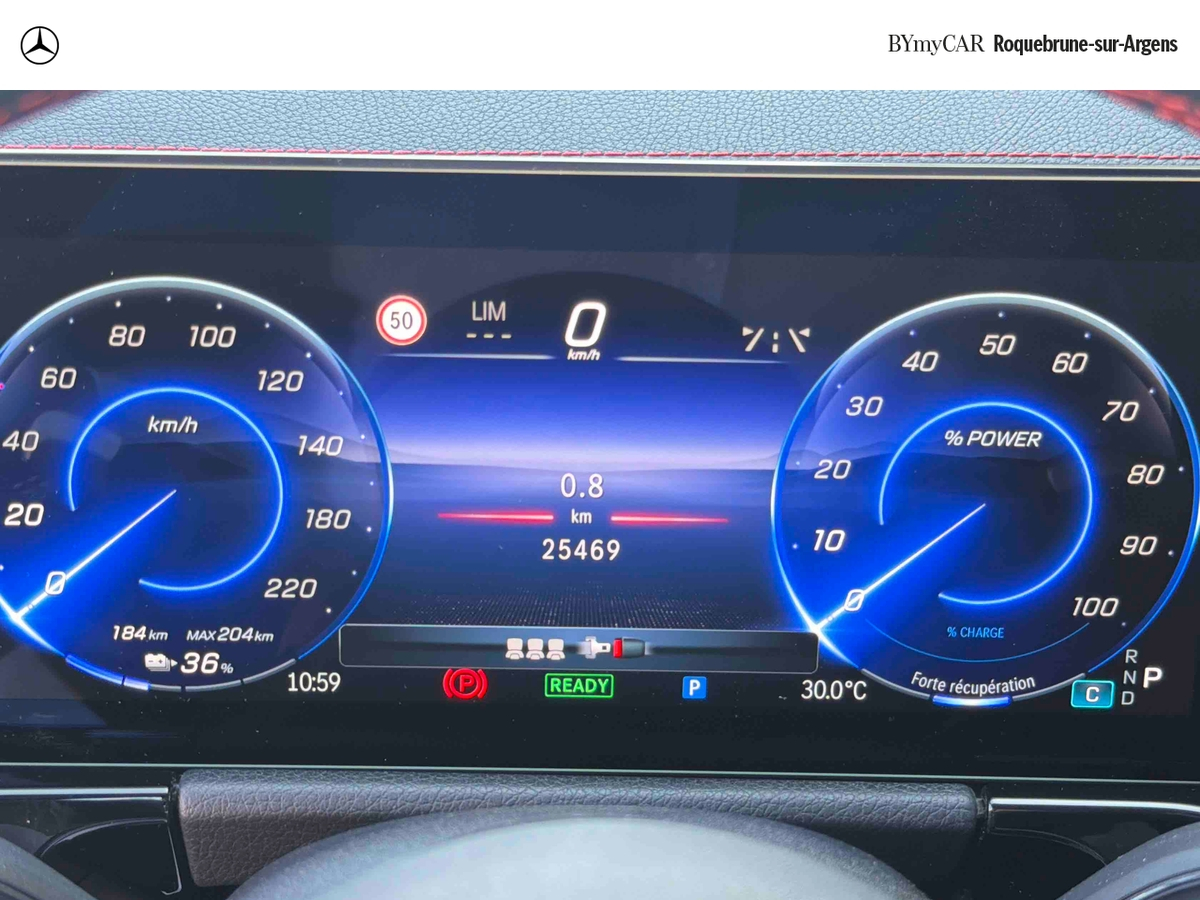 Mercedes EQA 250+ — photo 15
