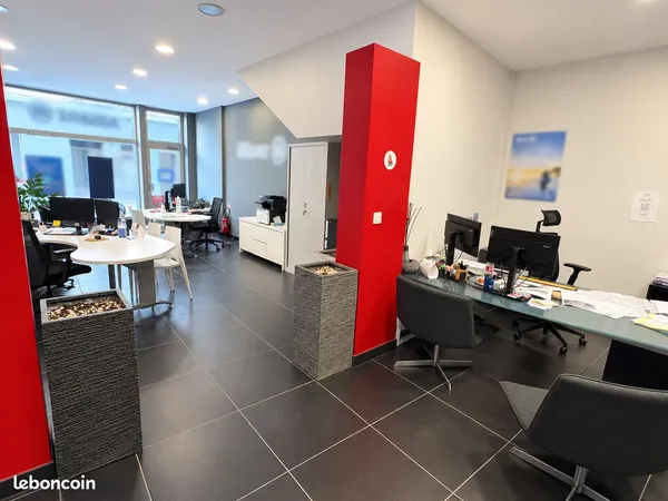 Local commercial / professionnel 75 m² avec vitrine — Montélimar