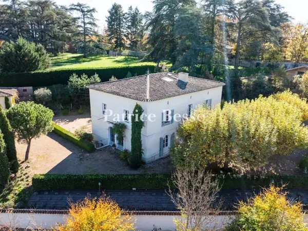 Maison 7 pièces 430 m²