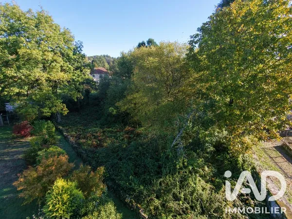 Terrain 740 m²