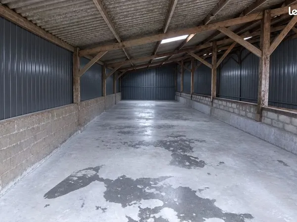 Local / dépôt 120m2