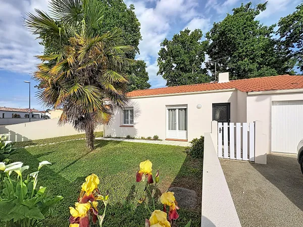 Maison à vendre à Challans - 2 chambres- 82 m², jardin et garage
