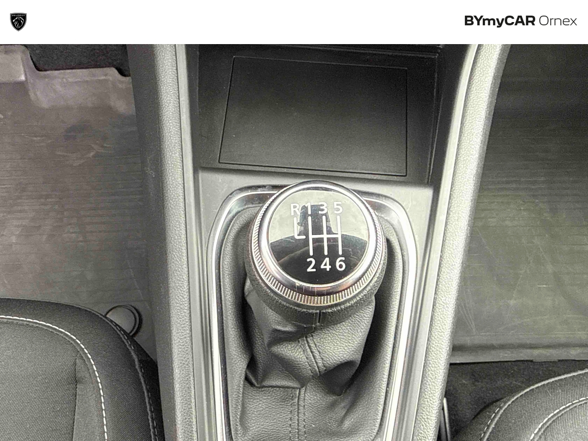 Renault Captur TCe 140 EDC - 21 — photo 19
