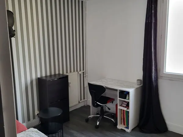 Une chambre dans mon appartement