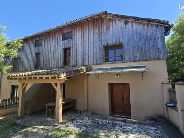 Maison 7 pièces 268 m²