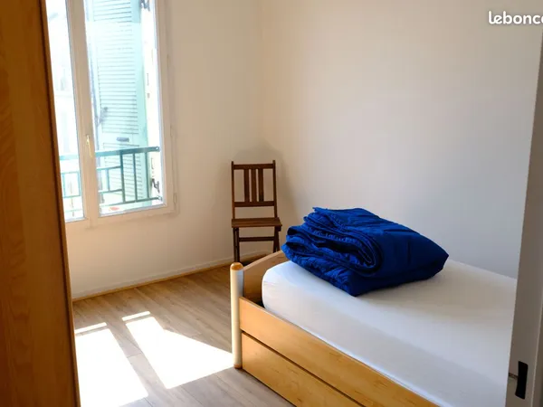 1 chambre lumineuse dans un appartement de 70 m2