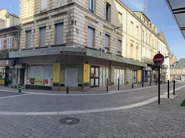 Local commercial 180 m²