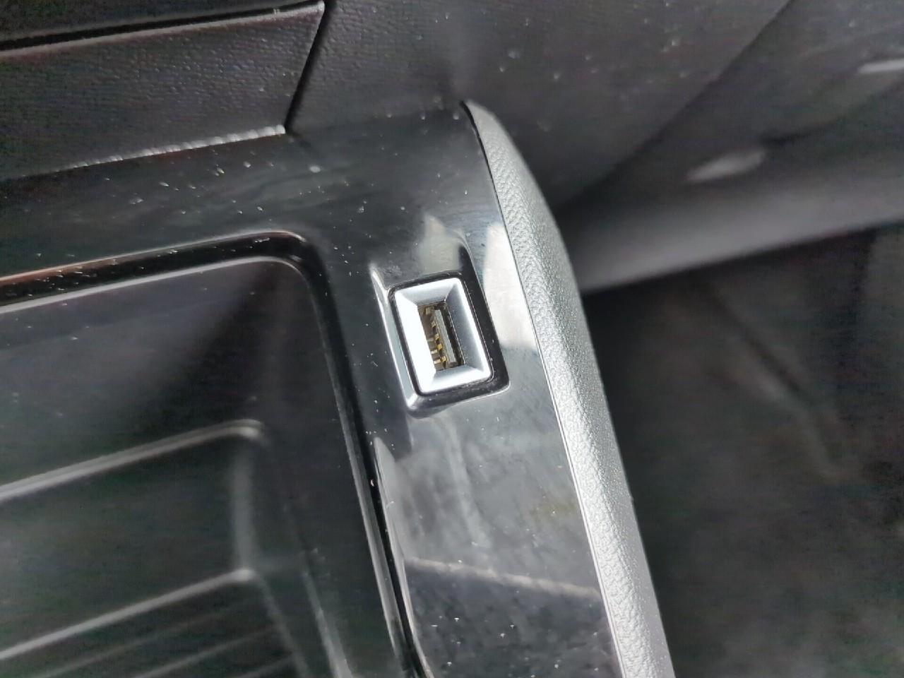 Peugeot 2008 puretech 100 s&s bvm6 active pack — photo 24