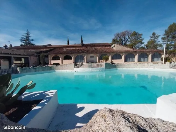 Maison 2100 m²