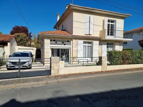 Maison de charme de 129 m². Terrain de 336 m². Au coeur de Ber