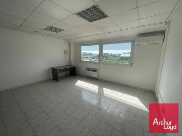 Local d'activité 282 m²