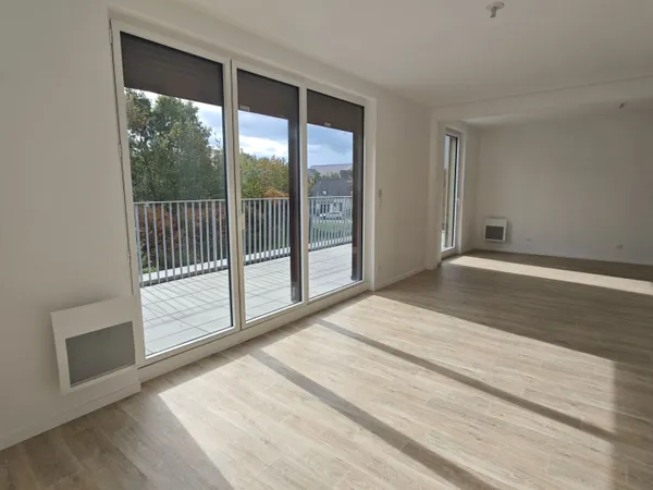 ST ERBLON - Magnifique appartement type 4 récent avec balcon !
