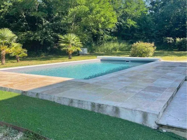 Cahors-Maison en pierre rénovée 95m2 Clim/ Piscine/jardin clos