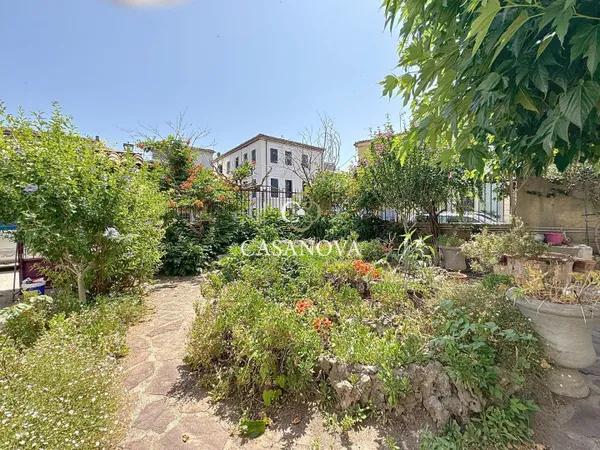 Centre village maison familiale avec jardin à 3 mn de l'autoroute