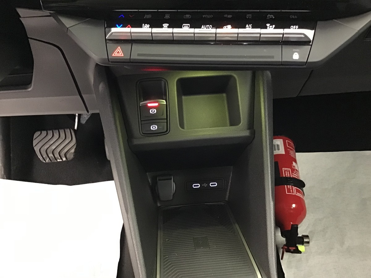 Renault R4 — photo 24