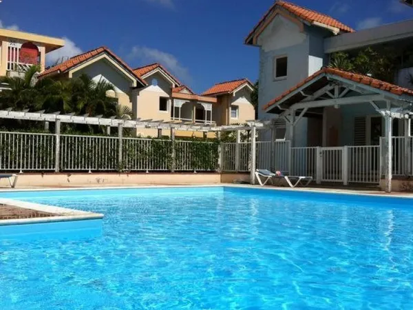 Sainte Anne - 2 chambres, résidence avec piscine
