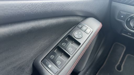 Mercedes Classe A 220 CDI 170 7G-Tronic - Fascination – 2013 – 161900 km – Diesel – Boîte Automatique — photo 9