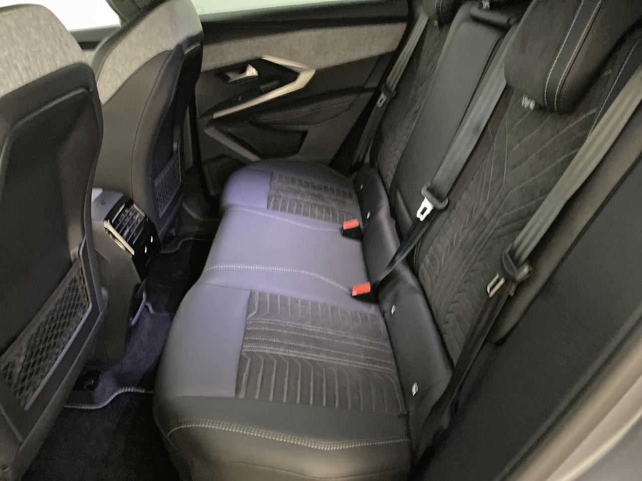 Peugeot 3008 hybrid 145 e-dcs6 gt — photo 10