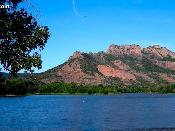 Terrain 692 m² ROQUEBRUNE SUR ARGENS