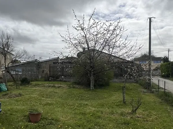 Terrain à bâtir de 480 m² à SAINT-LOUBES (33)