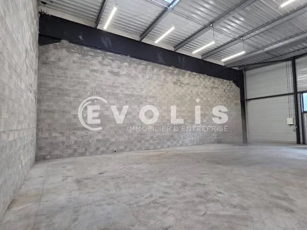 Local d'activité 352 m²