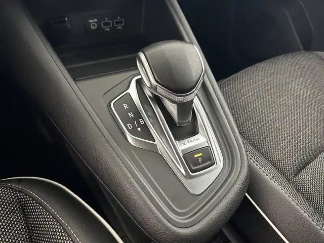 Renault Captur e-tech plug-in 160 — photo 84