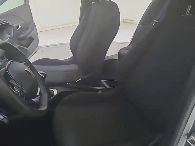 Peugeot 208 puretech 100 s&amp;s bvm6 — photo 11