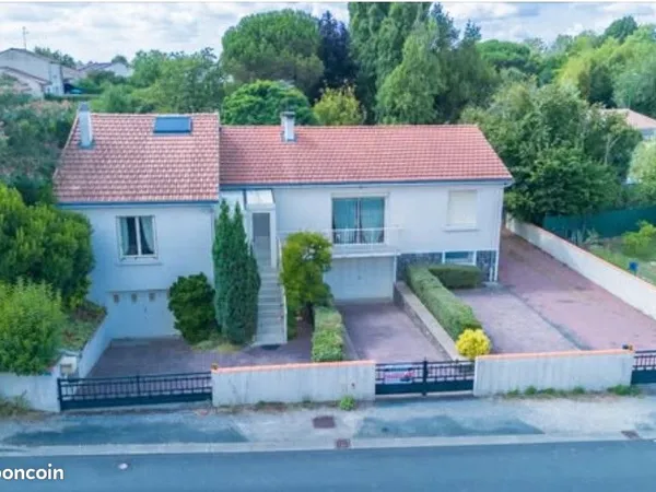 MAISON 130m2 sur 2 niveaux