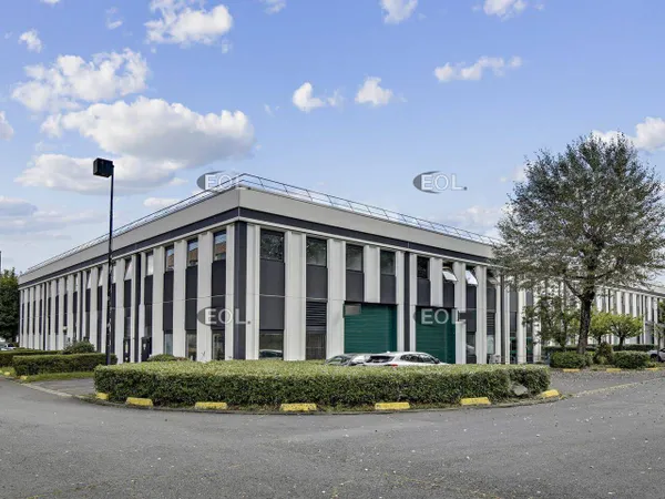 Local d'activité 468 m²