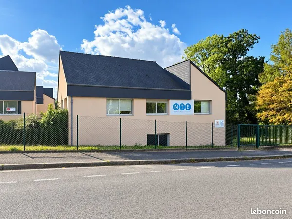 Bureaux 120 m² SAINT GREGOIRE