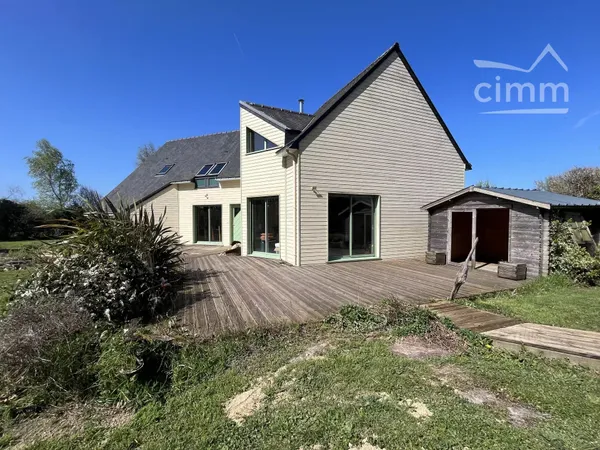 Maison T5 ossature bois de 177 m² habitable et 215 m² au sol sur 8000 m² de terrain clos à Héric