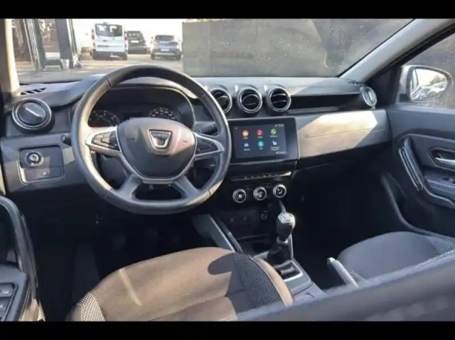 Dacia Duster 1.5 blue dci 115ch prestige + 4x2 — photo 9