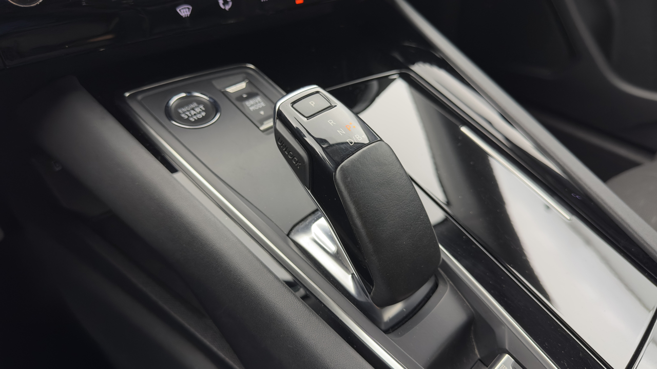 Peugeot 508 SW Hybrid 225 e-EAT8 — photo 28