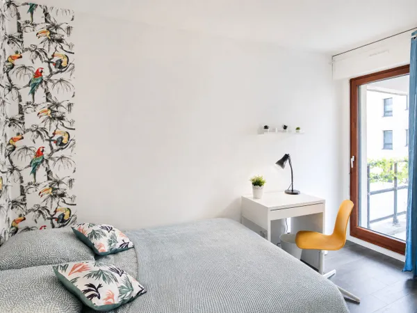 Belle chambre lumineuse
