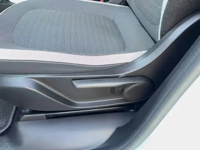 Renault Twingo iii e-tech — photo 29