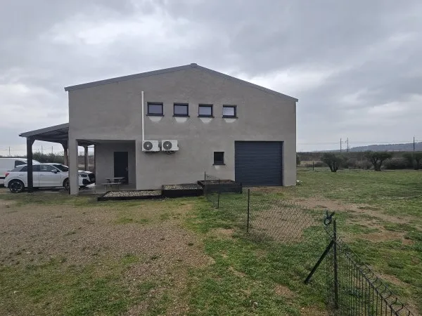 Local commercial 5 pièces 155 m²